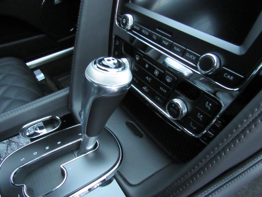 Детали интерьера Bentley Flying Spur V8 S 2017 года  (фото 91 из 154)